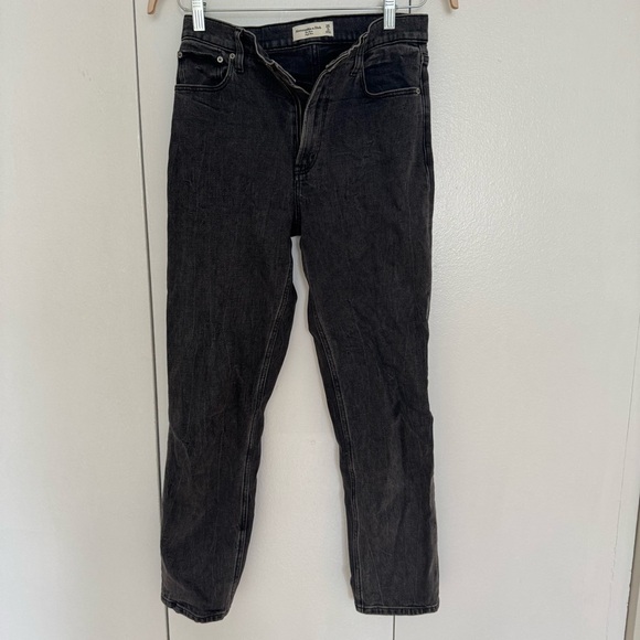 Abercrombie & Fitch High Rise Mom Jean in Black 26 2 Long - Picture 7 of 9